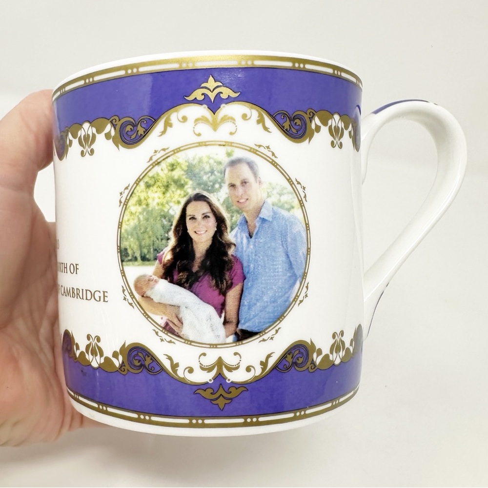 2013 ROYAL HERITAGE PRINCE GEORGE OF CAMBRIDGE OFFICIAL COMMEMORATION MUG
